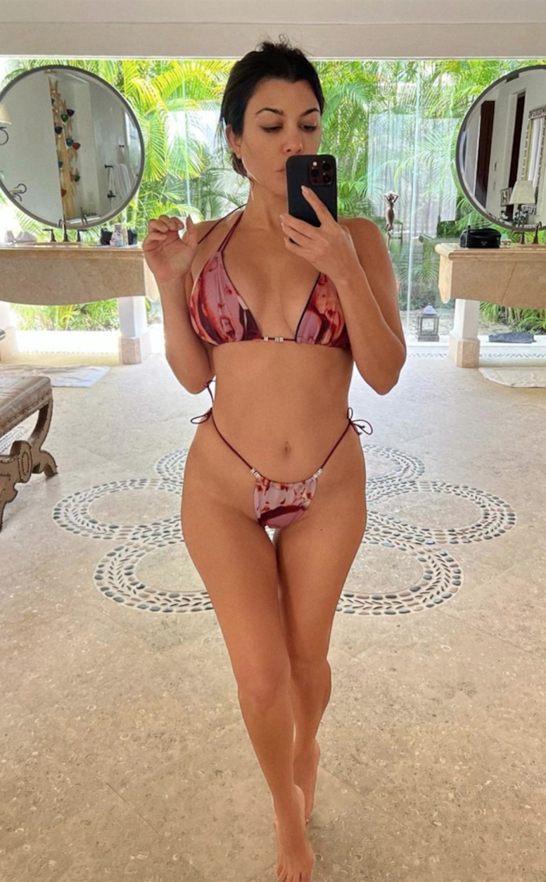 Kourtney Kardashian, Mexican Vacation, KUWTK, Bikini