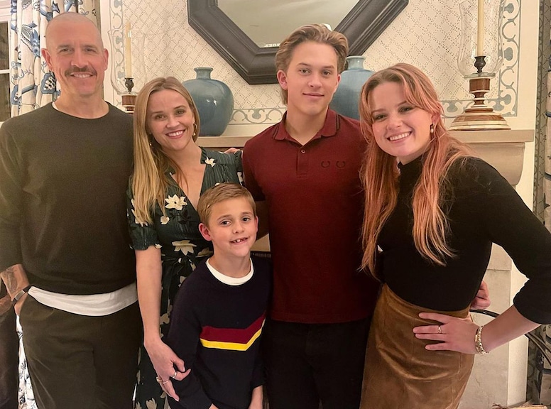Reese Witherspoon, Ava Phillippe, Deacon Phillippe, Tennessee Toth, Jim Toth