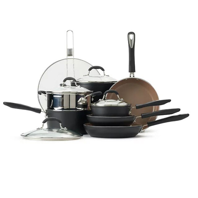 https://akns-images.eonline.com/eol_images/Entire_Site/2021105/rs_640x640-211105131915-rs_640x640-cookware-set-e-comm.jpg