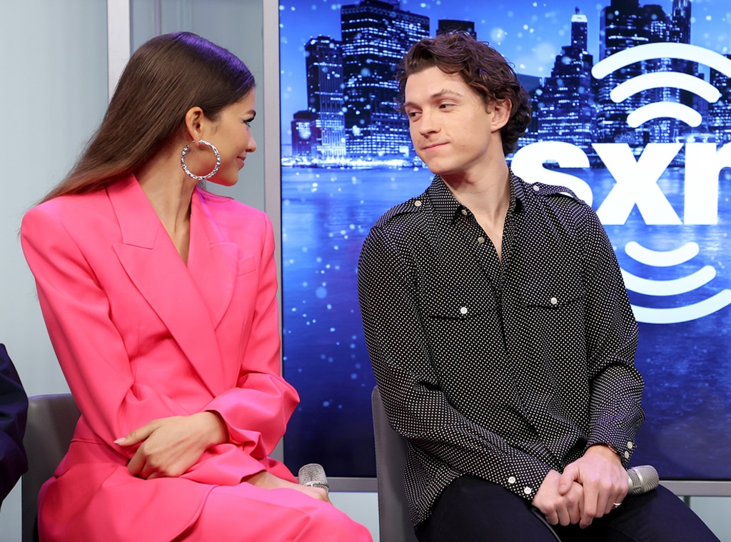 ดู Tom Holland ช่วยเหลือ Zendaya จากฝูงปาปารัสซี่