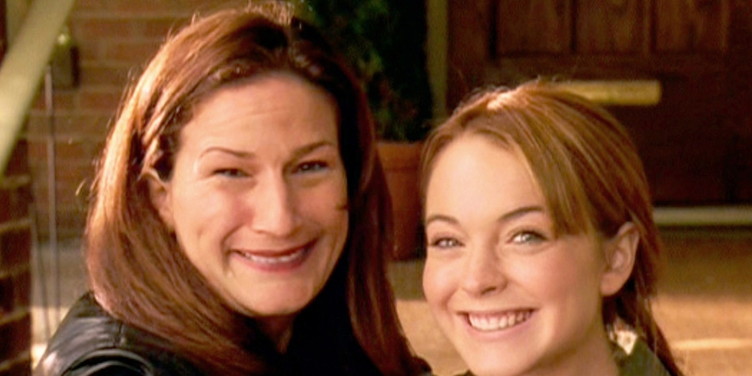 See Lindsay Lohan’s Mean Girls Mom Ana Gasteyer React to Her Engagement – E! Online