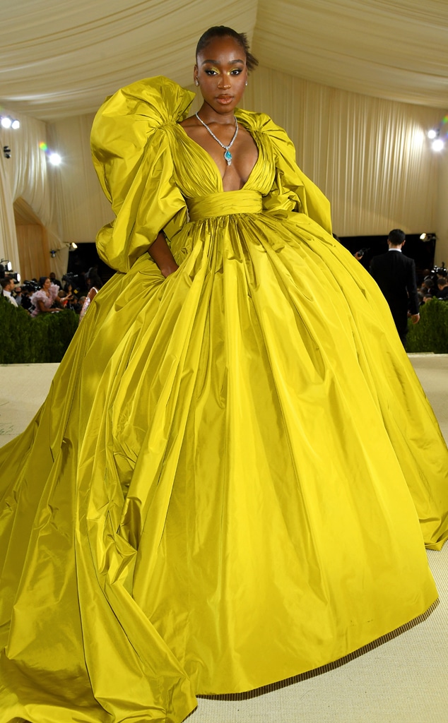 See the Moment Blake Lively's Stunning Met Gala 2022 Gown Was Revealed See the Moment Blake Lively's Stunning Met Gala 2022 Gown Was Revealed