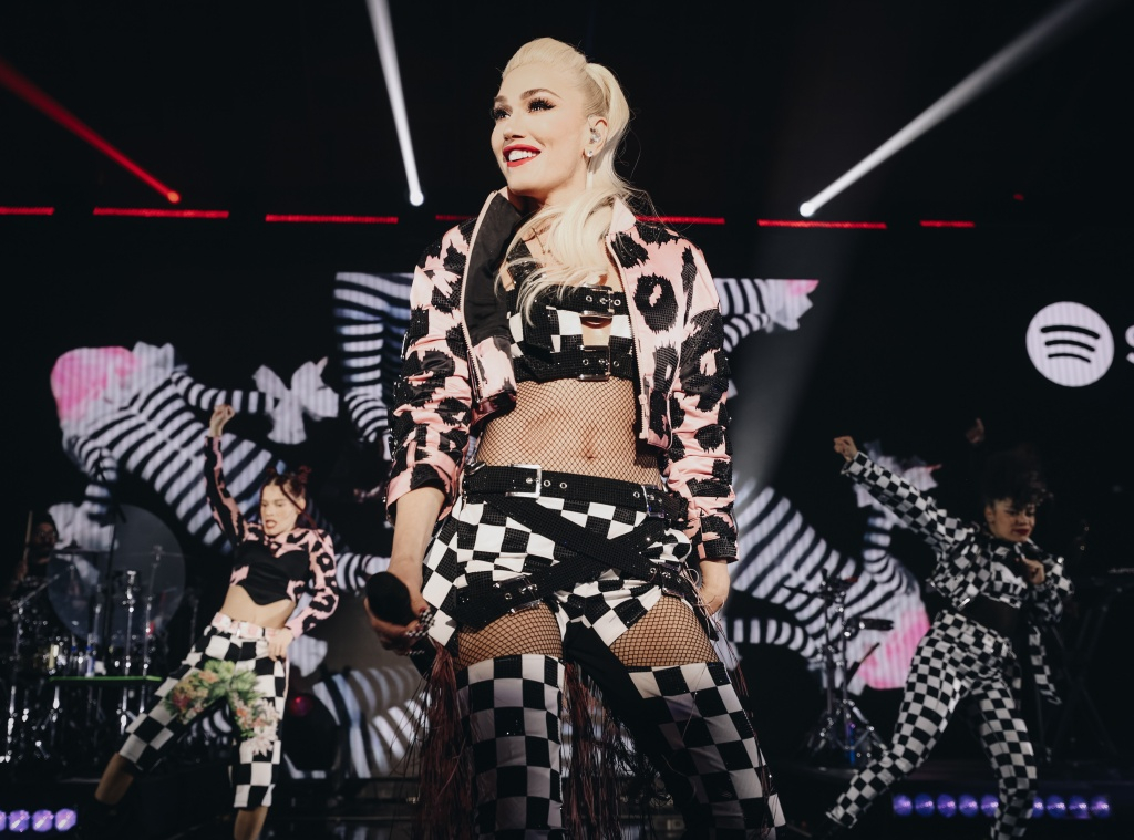 https://akns-images.eonline.com/eol_images/Entire_Site/20211115/rs_1024x759-211215112605-1024-gwen-stefani-mv-121521.jpg?fit=around%7C1024:759&output-quality=90&crop=1024:759;center,top