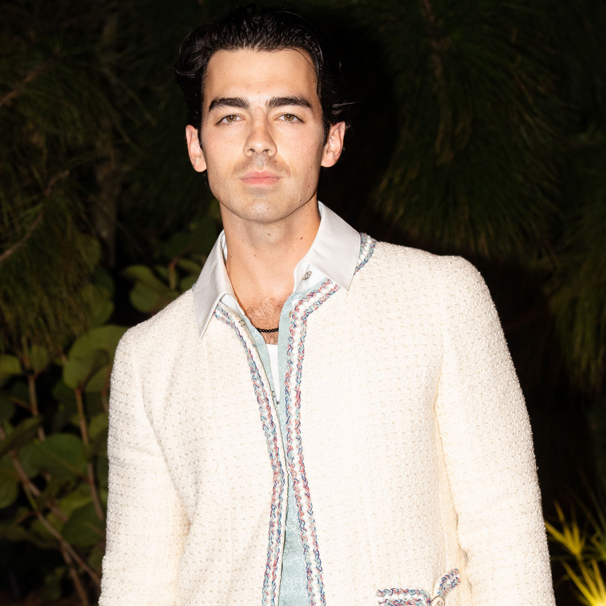 Joe Jonas Found His New BFFs at Fashion Week – The Hollywood Reporter
