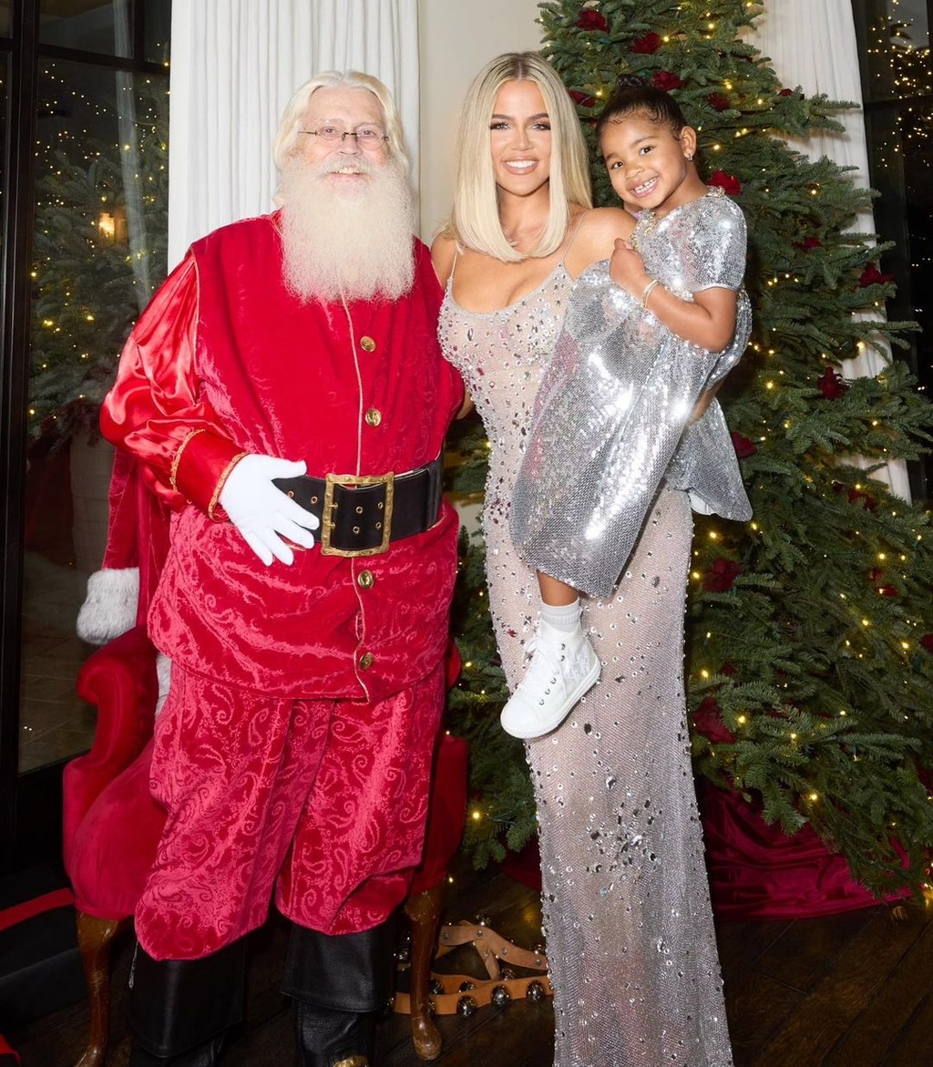 Khloe Kardashian &amp; True Thompson Twin at Family Christmas Celebration - E! Online