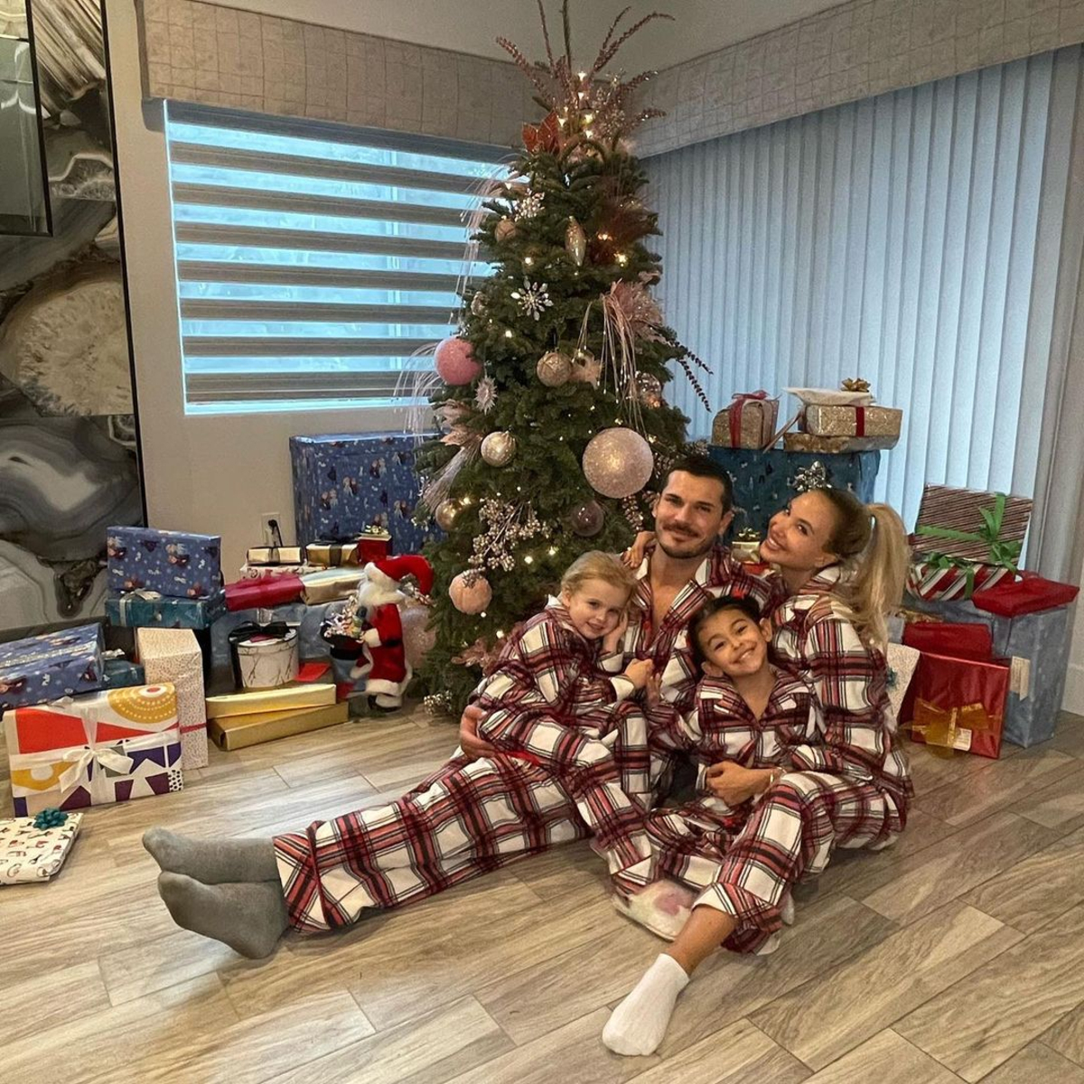 Photos from Celebrity Families Wearing Matching Holiday Pajamas