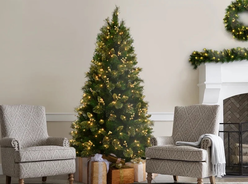 Ecomm, Wayfair Christmas Tree Sale