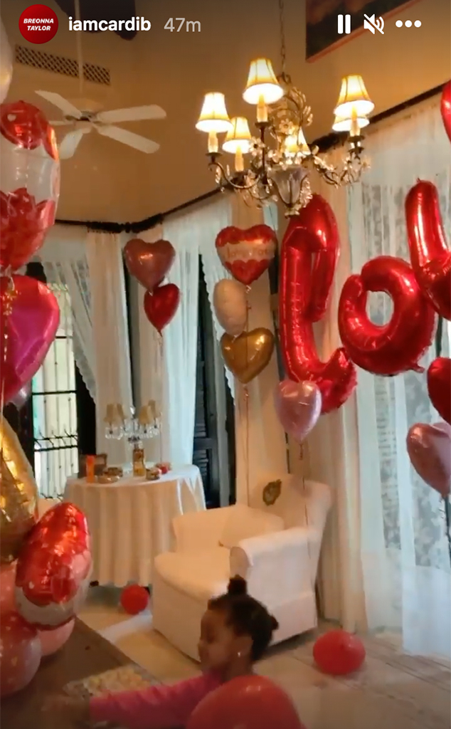 Qq9ybdbfejkf7m Maybe that is because the weekends are usually good and i don't want them to end. https www eonline com de photos 32205 stars celebrate valentines day 2021