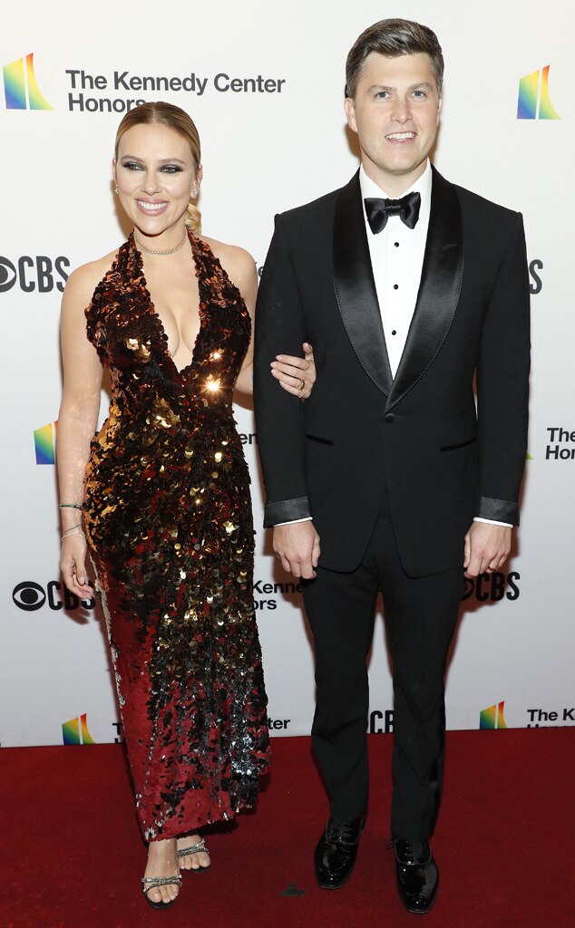 rs_634x1024-211206080202-634-Scarlett-Johansson-Colin-Jost-44th-Kennedy-Center-Honors.jpg