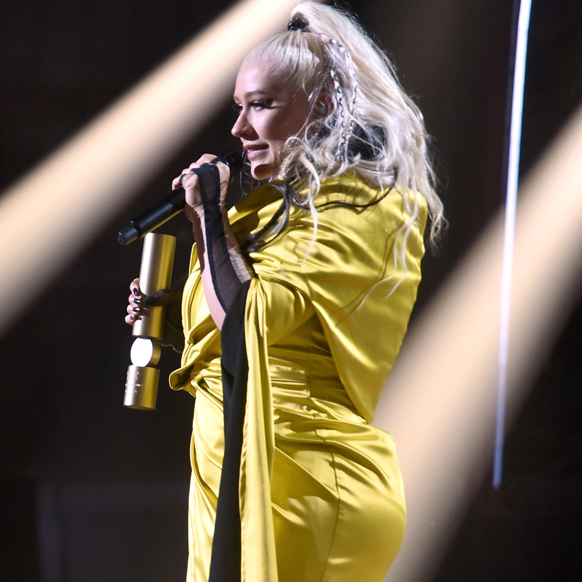christina aguilera yellow outfit