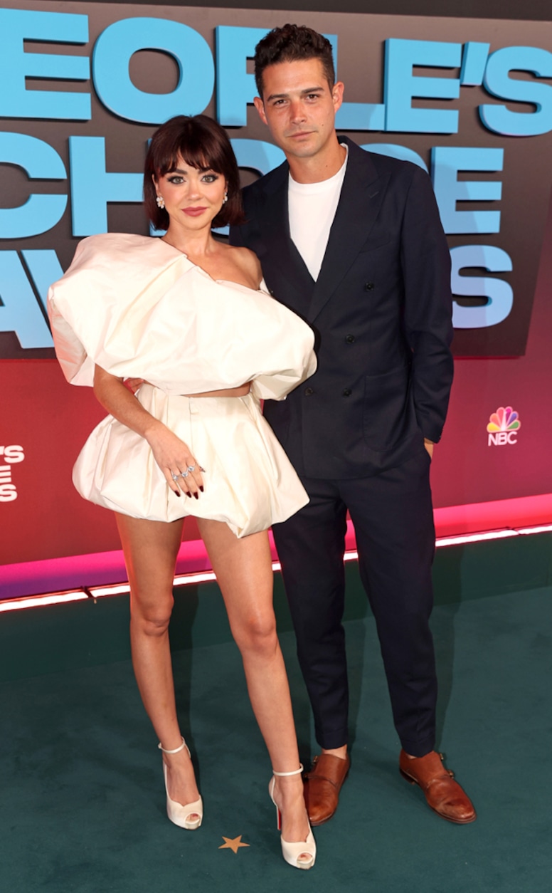 Sarah Hyland, Wells Adams, 2021 Peoples Choice Awards, Arrivals, Red Carpet Fashion, Couples