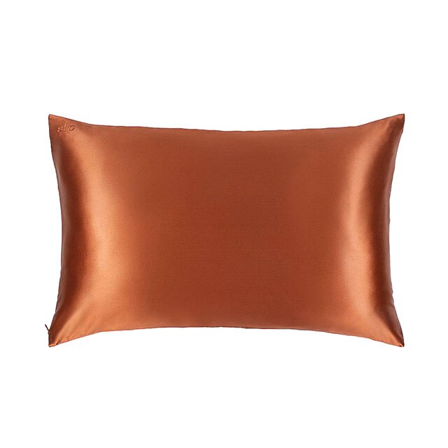 Kourtney kardashian outlet silk pillowcase