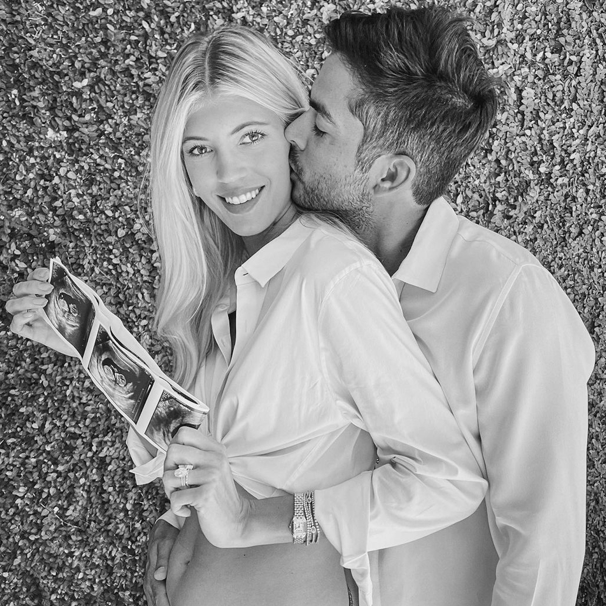 Victoria's Secret Model Devon Windsor Reveals Sex of First Baby E! Online