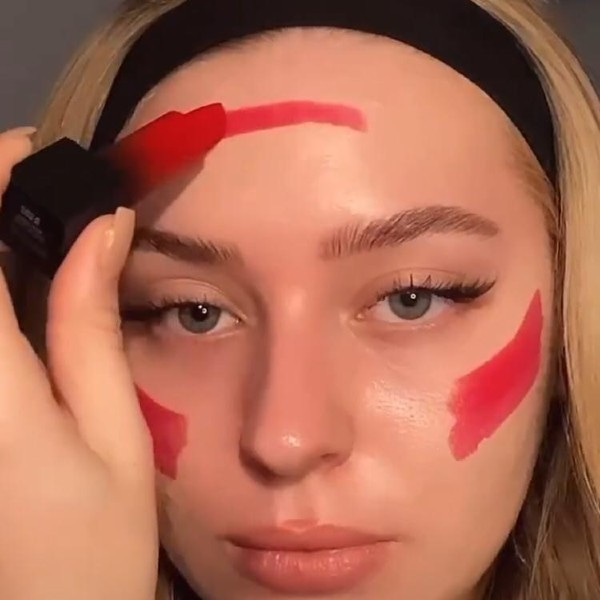 Batom como blush
