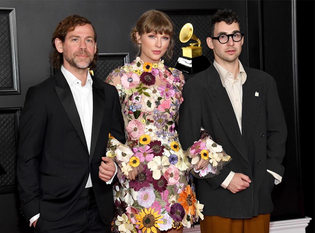 Taylor Swift thanks Ryan Reynolds, Blake Lively and their children after winning the Grammy – E!  Online Latino