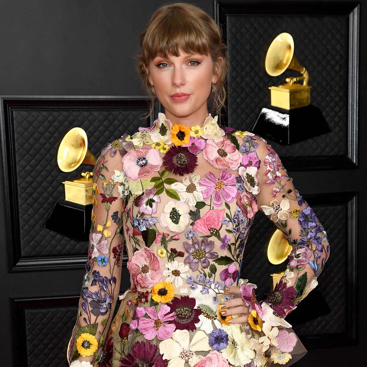 Taylor Swift Brought the Flower Power to the Grammys - E! Online - AU