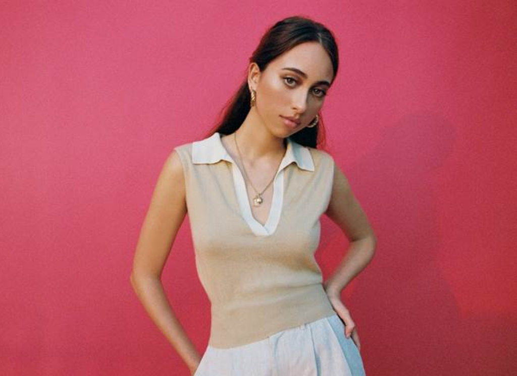 Conoce a la talentosa cantautora panameña Sofía Valdés E! Online