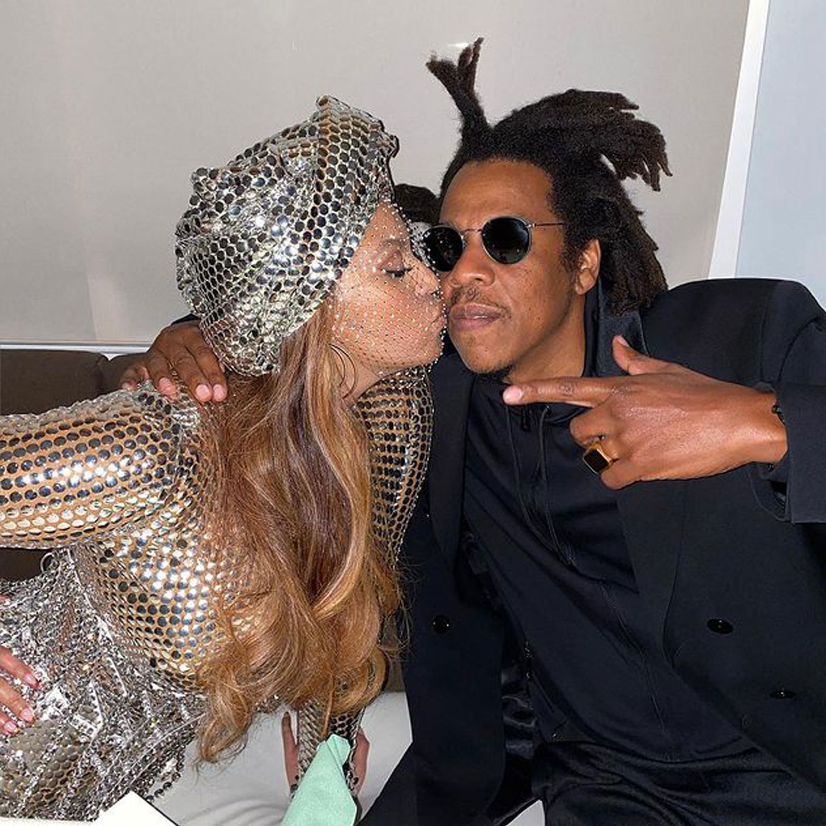 Beyoncé and JayZ Prove They’re Still Crazy in Love in PDA Photos