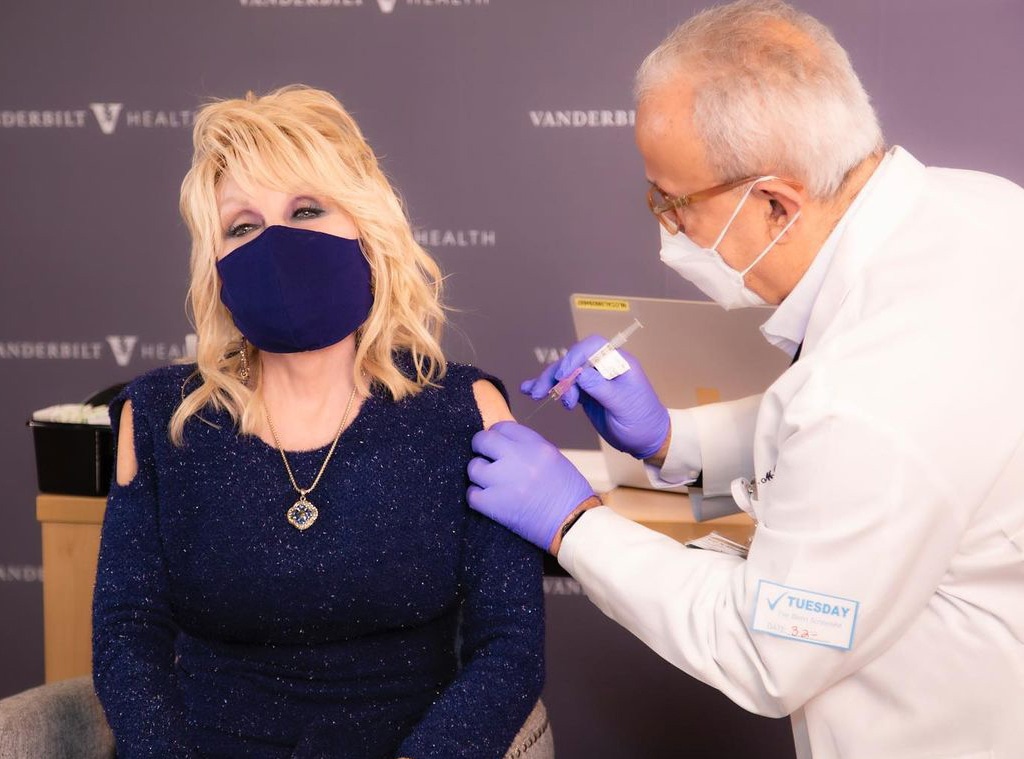 Dolly Parton, Instagram, Covid-19 vaccine