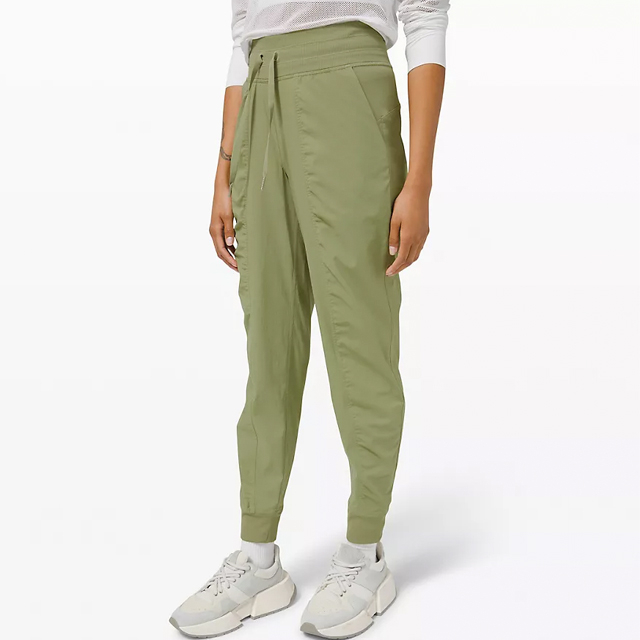 I am obsessed with these pants… #lululemon #lifestyle #shopping