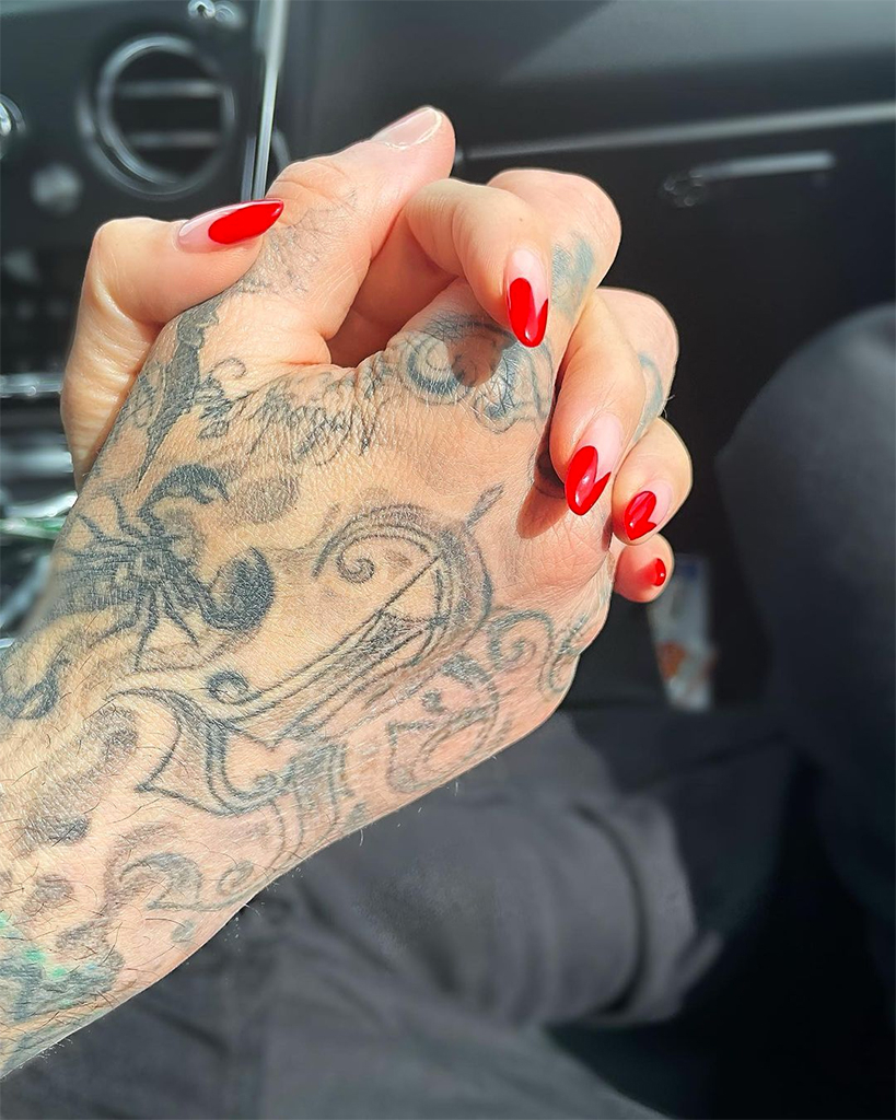 Travis Barker, Kourtney Kardashian, Instagram Stories, February 2021