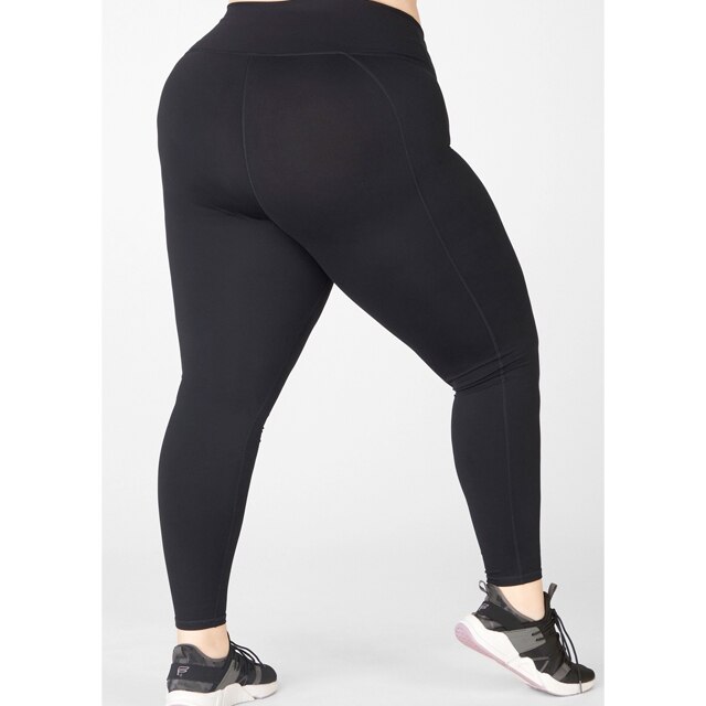 Kate Hudson's Fabletics *finally* comes in plus sizesHelloGiggles