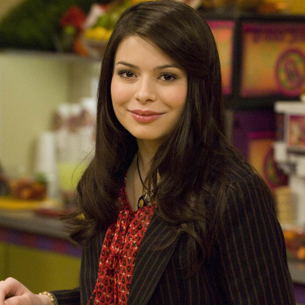 https://akns-images.eonline.com/eol_images/Entire_Site/202125/rs_1200x1200-210305104741-1200-Miranda_Cosgrove-iCarly-gj.jpg?fit=around%7C1200:1200&output-quality=90&crop=1200:1200;center,top