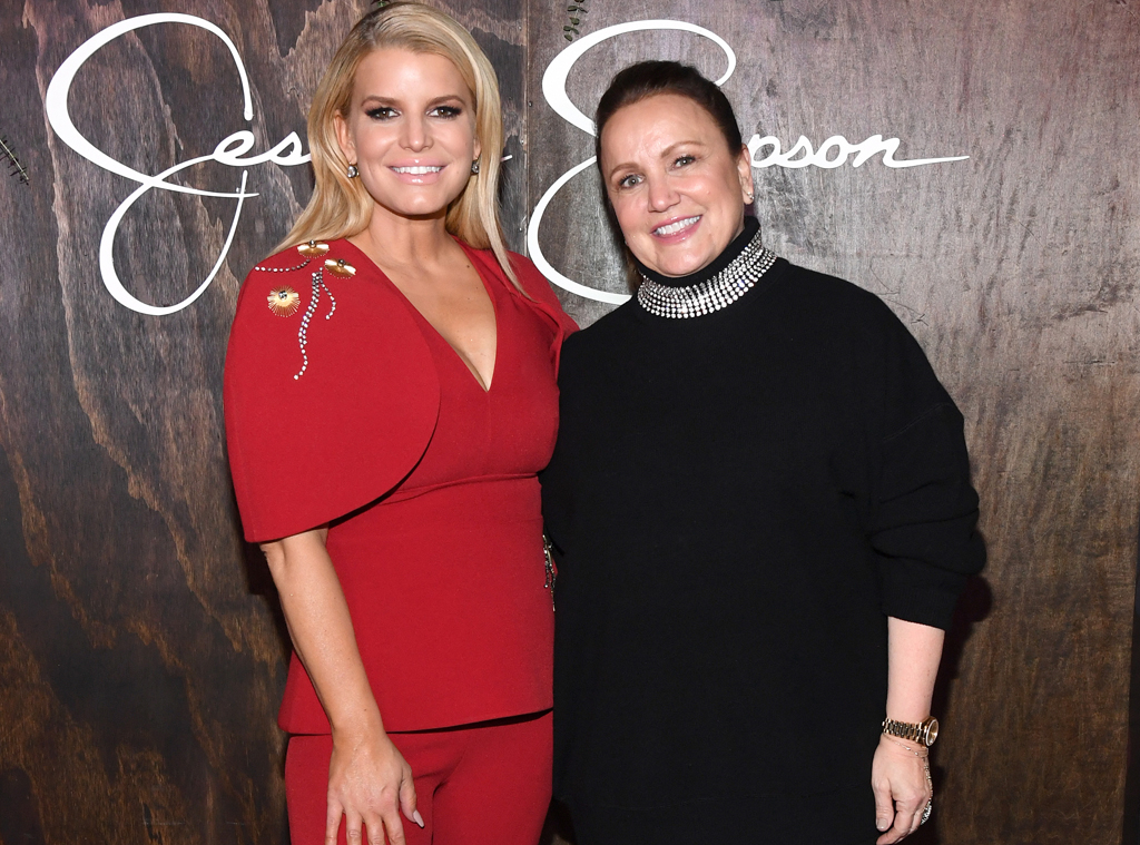 Jessica Simpson Wanted to Be a Recluse After Body Shaming, Mom Says