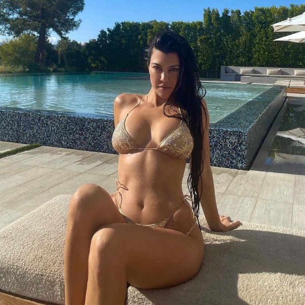 Kourtney Kardashian, Instagram