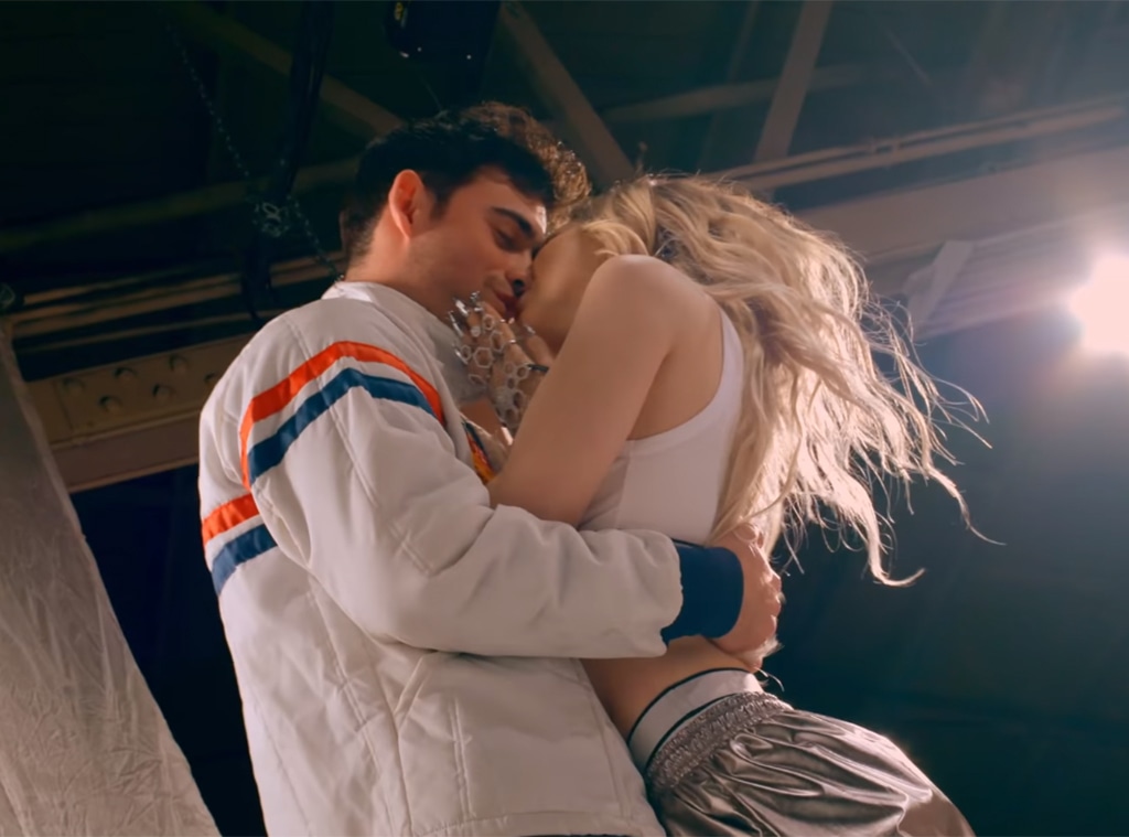 Watch Dove Cameron S Steamy Kiss With Alexander 23 In New Music Video E Online Watch Dove Cameron S Steamy Kiss With Alexander 23 In New Music Video E Online