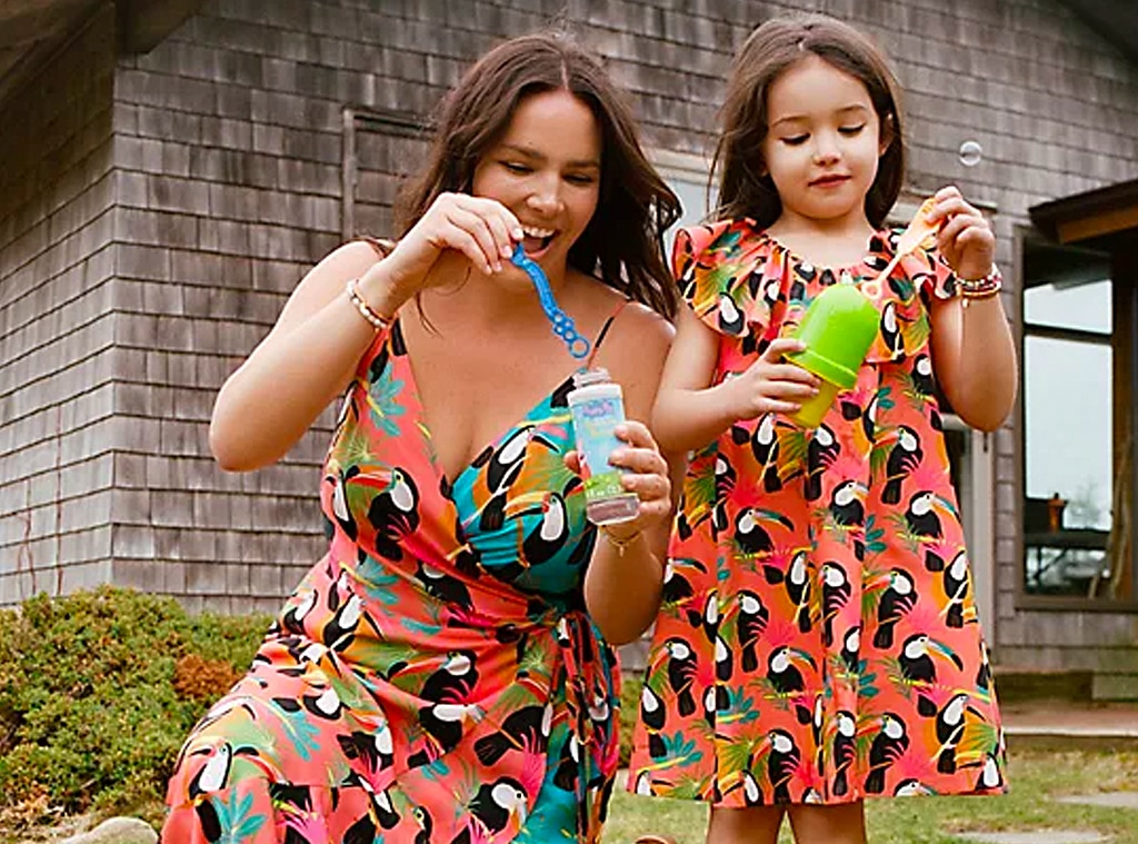 Mom and 2025 daughter twin outfits