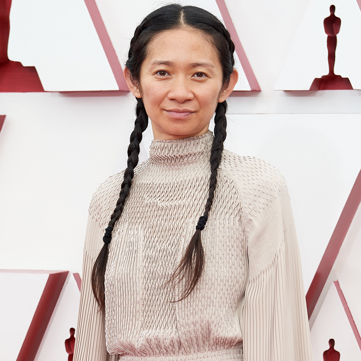 Chloé Zhao Makes History With Best Director Win at 2021 ...