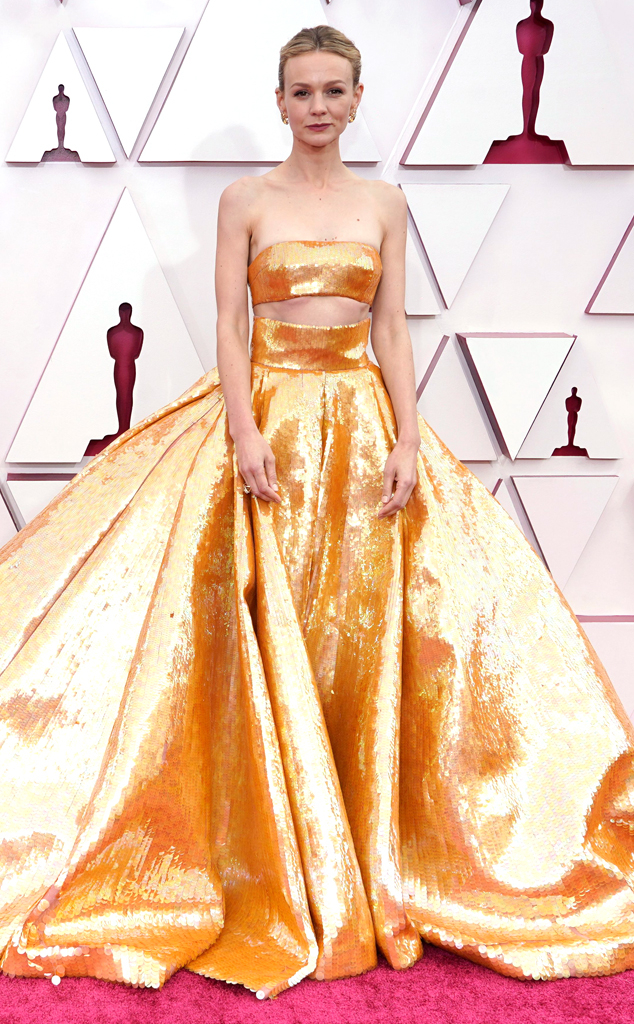Oscars 2021: Regina King trips up as she presents award at 93rd Academy  Awards