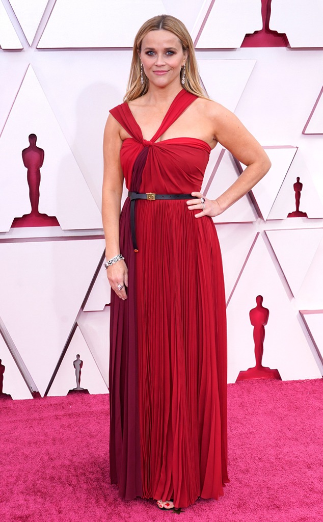 See All The Oscars 2021 Red Carpet Fashion Looks E Online See All The Oscars 2021 Red Carpet Fashion Looks E Online