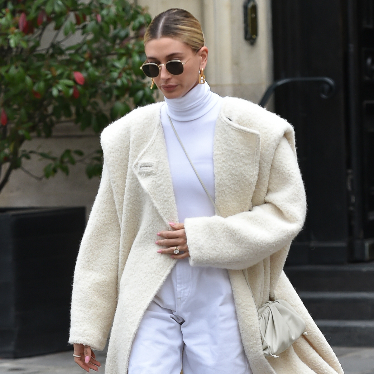 See Hailey Bieber Reveal Why She Has A New Instagram Rule