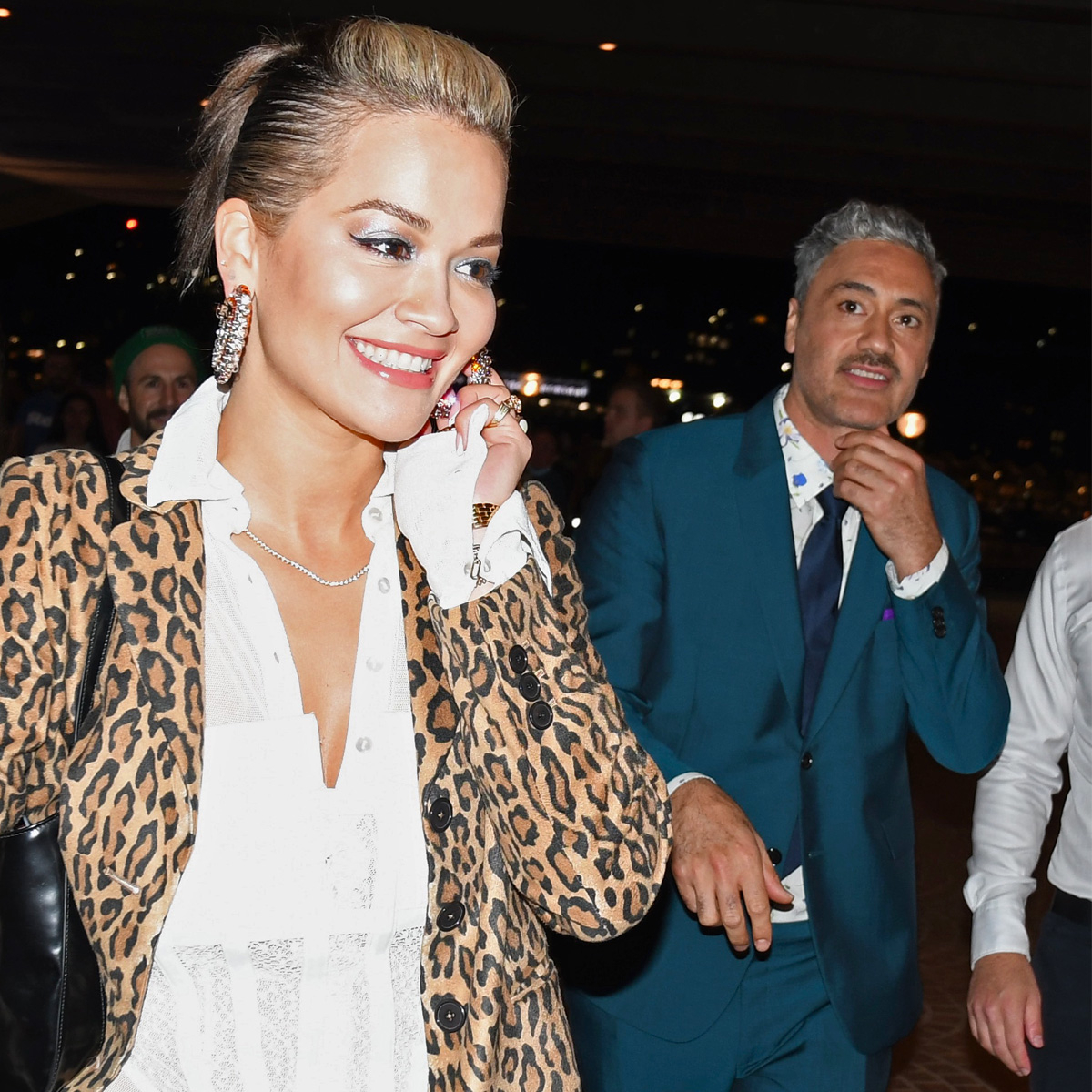 Rita Ora And Taika Waititi Fuel Romance Rumors After Attending Event E Online Deutschland