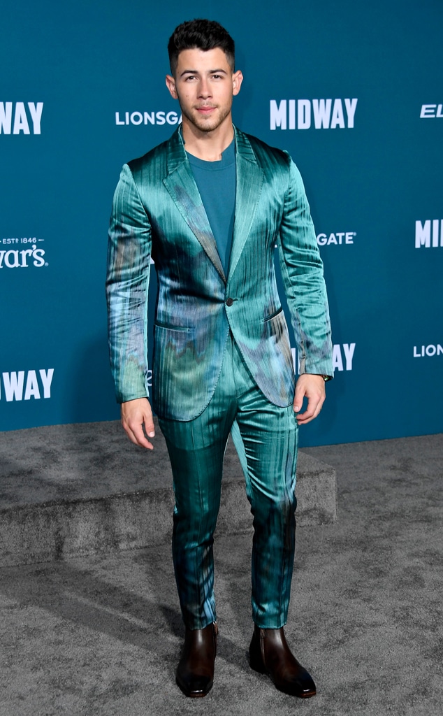 Nick Jonas Steps Out in Dapper Suit Following Flaunt Photo Reveal – The Nick Jonas Steps Out in Dapper Suit Following Flaunt Photo Reveal – The