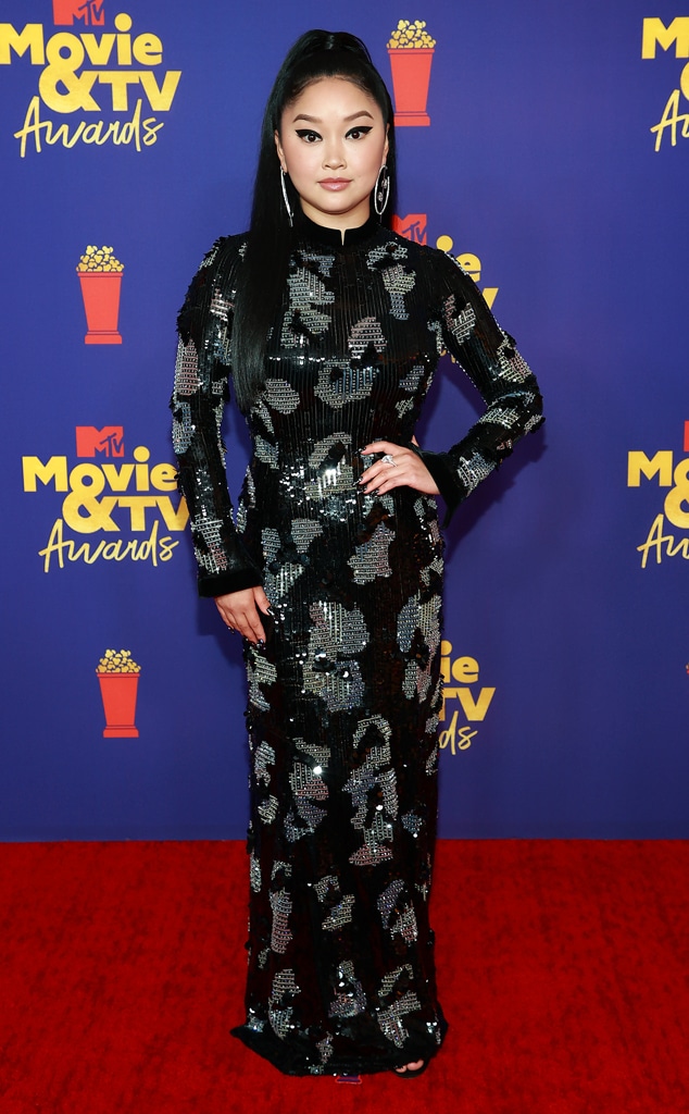 Mtv Movie Tv Awards 21 Red Carpet Fashion See Every Look As The Stars Arrive Early Journal Mtv Movie Tv Awards 21 Red Carpet Fashion See Every Look As The Stars Arrive Early Journal