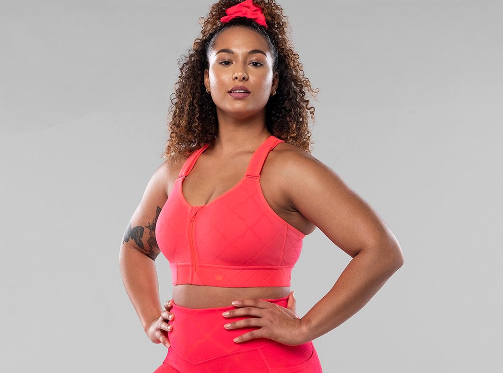 This TikTok-Approved Sports Bra Has Over 30,000 5-Star Reviews - E! Online