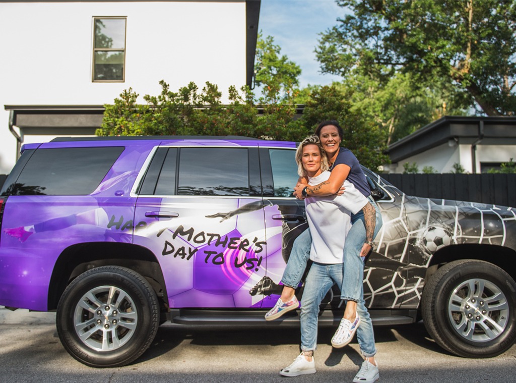 Ali Krieger, Ashlyn Harris