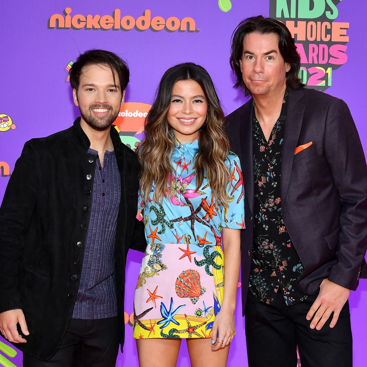 Miranda Cosgrove On Which Icarly Guest She Still Blushes Over E Online Miranda Cosgrove On Which Icarly Guest She Still Blushes Over E Online