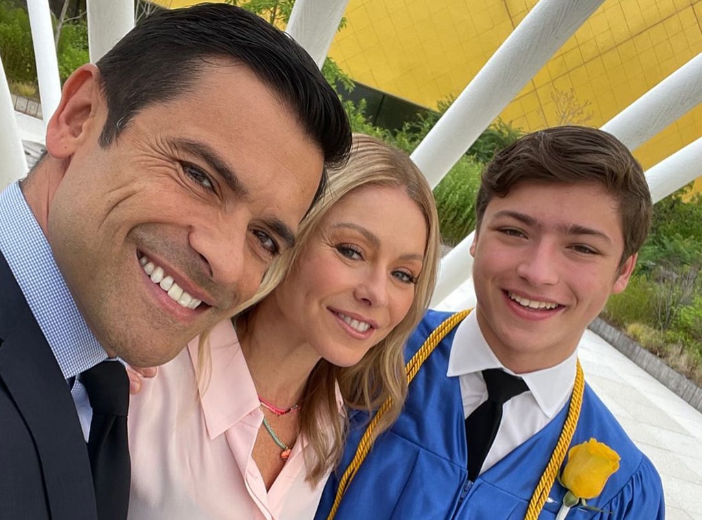 Kelly Ripa เผยปฏิกิริยาของ Mark Consuelos ต่อการเตะเข้าเป้า