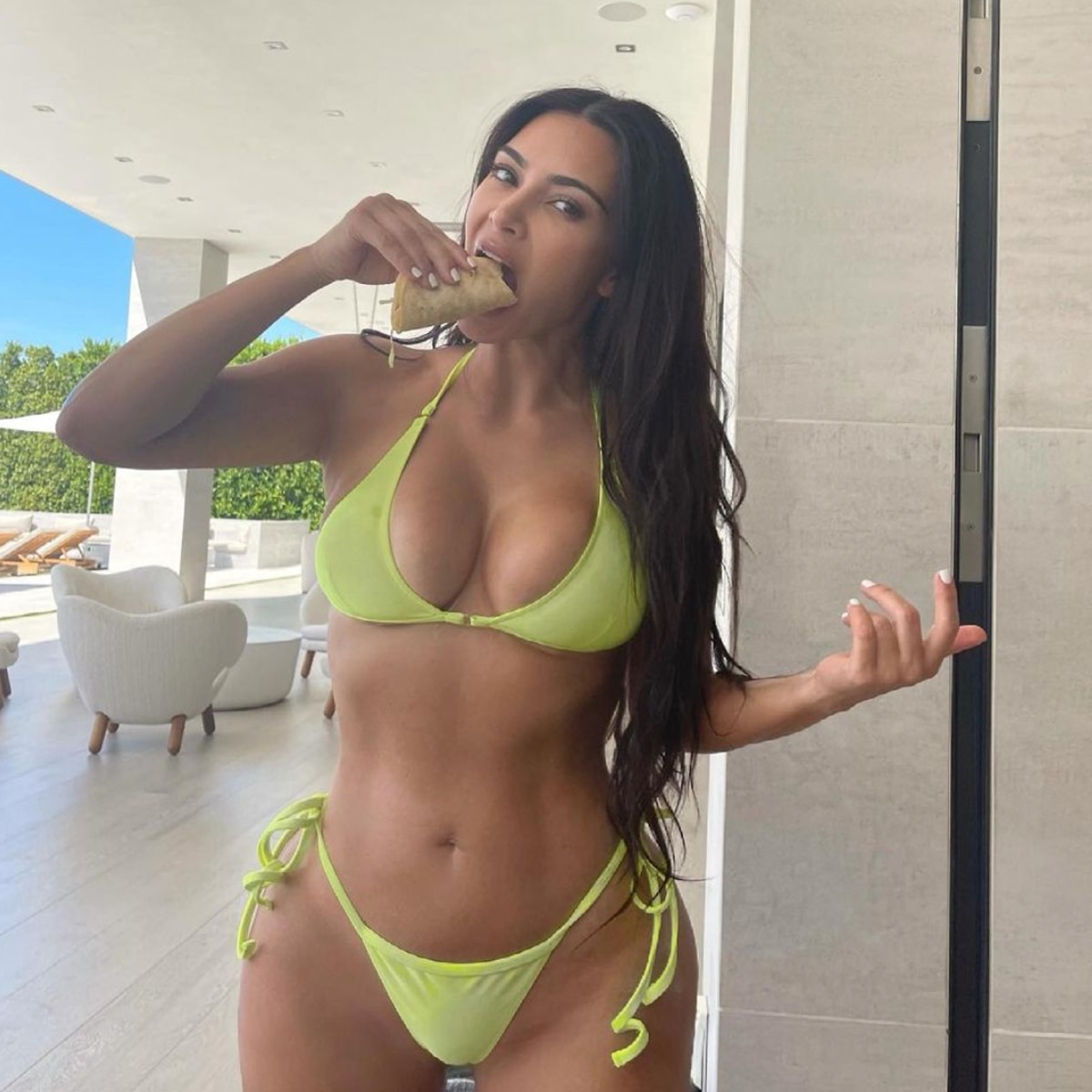 Kim kardashian hot sale hot bikini