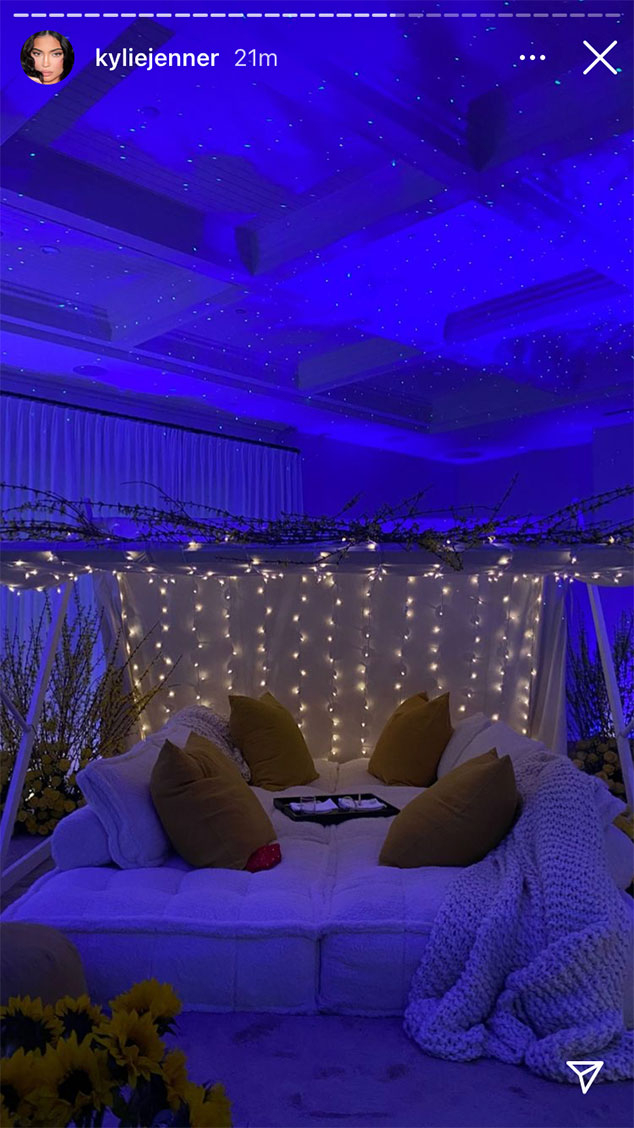 Perayaan Hari Ayah ala Kylie Jenner.