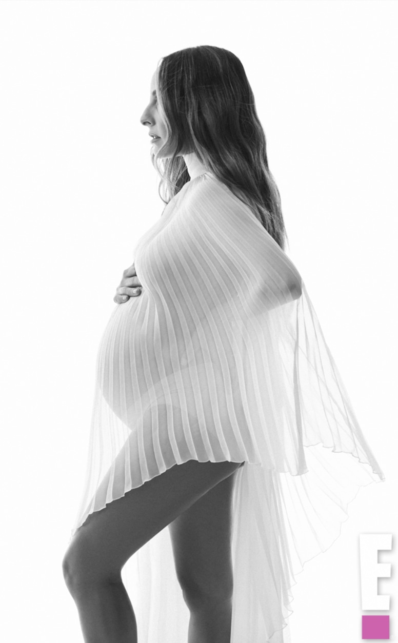 Lilliana Vazquez, Maternity Shoot