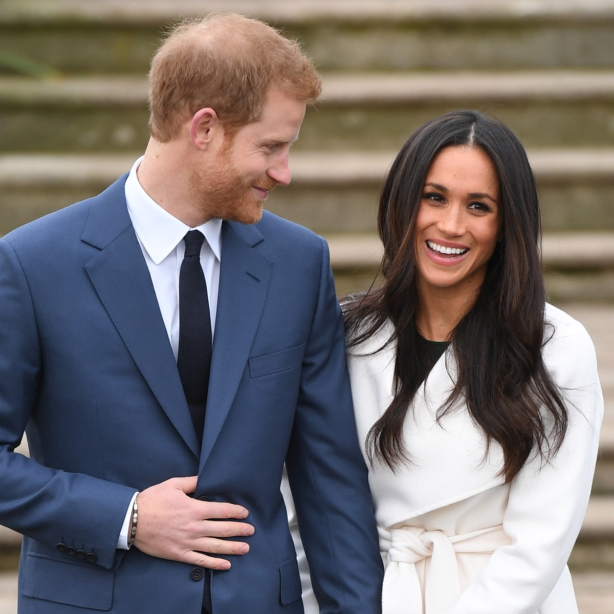 Prince Harry and Meghan Markle Unveil Regal Holiday Card - E! Online