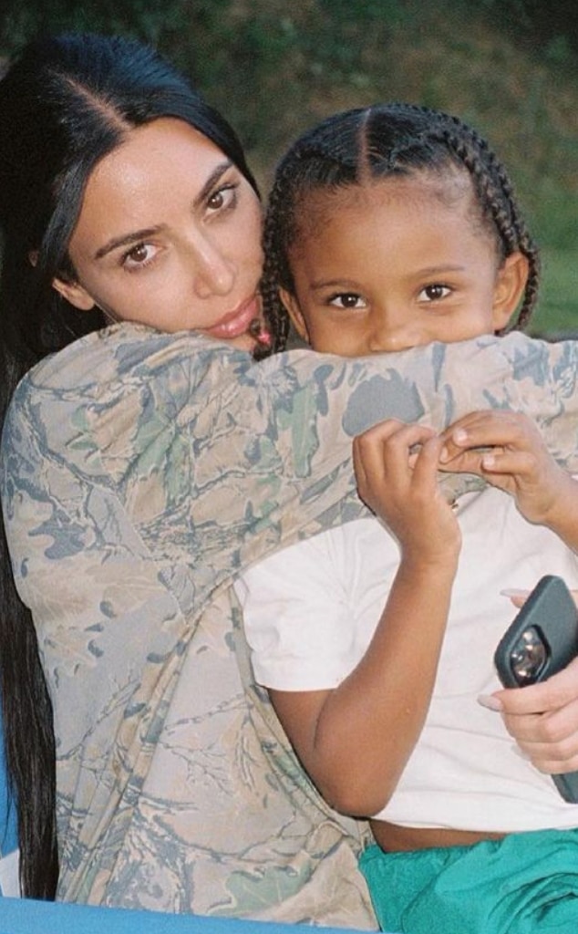 Kim Kardashian mừng sinh nhật thứ 9 của Son Saint West bằng những bức ảnh ngọt ngào