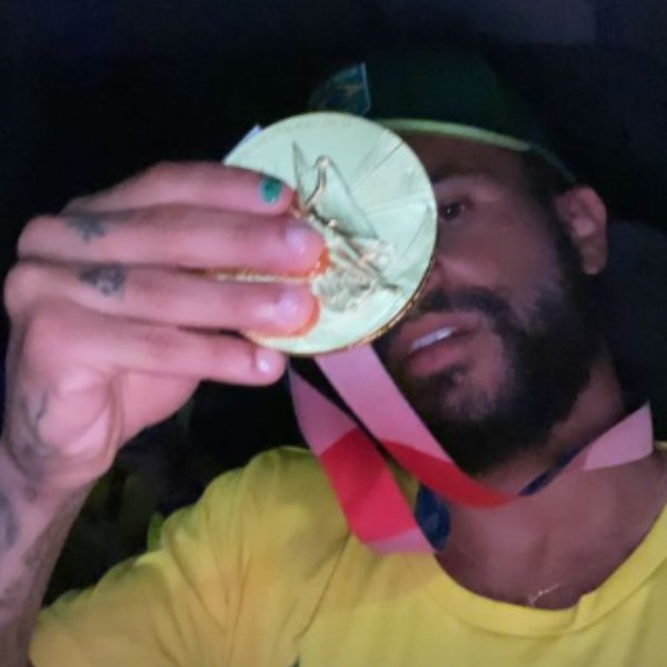 Italo Ferreira faz história e leva primeiro ouro do Brasil ...