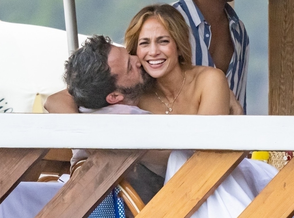 Jennifer Lopez, Ben Affleck, Italy, PDA, PREMIUM EXCLUSIVE, EMBARGOED UNTIL 1:15 PT 7.30