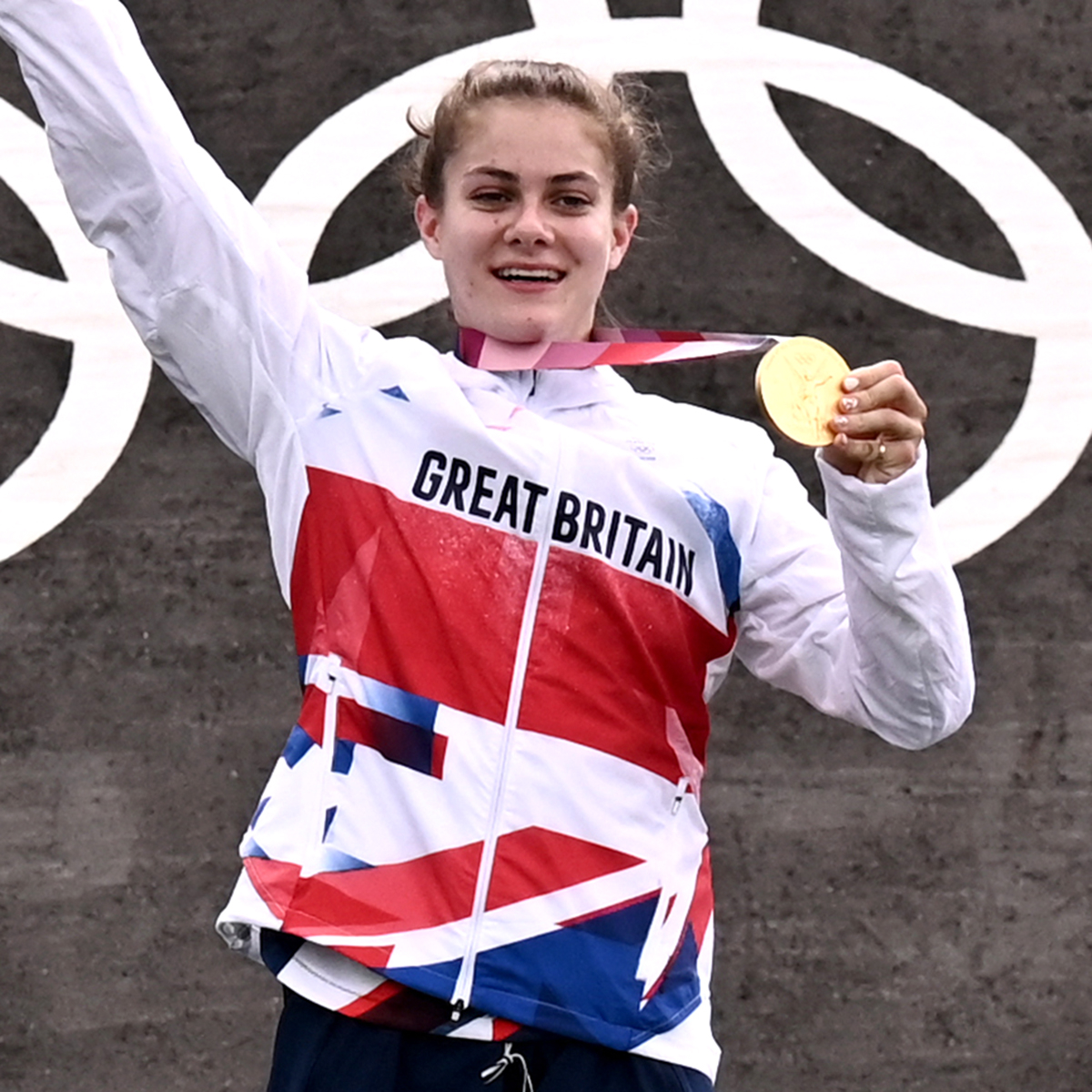 BMX Rider Bethany Shriever Wins Gold After Crowdfunding ...